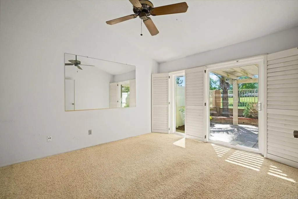 https://cdn.realtyfeed.com/cdn/127/306660271/17f1659ae90a024bf94f9996381f4934.webp