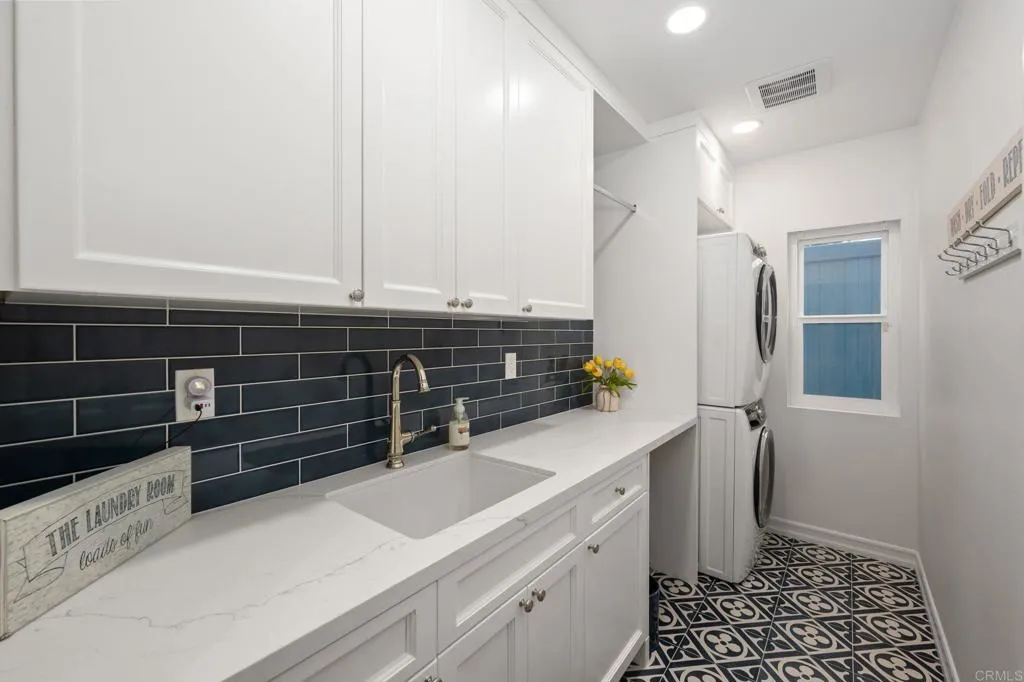 https://cdn.realtyfeed.com/cdn/127/306660317/2568c14f3d7cade8608136f1e8a2f7c1.webp