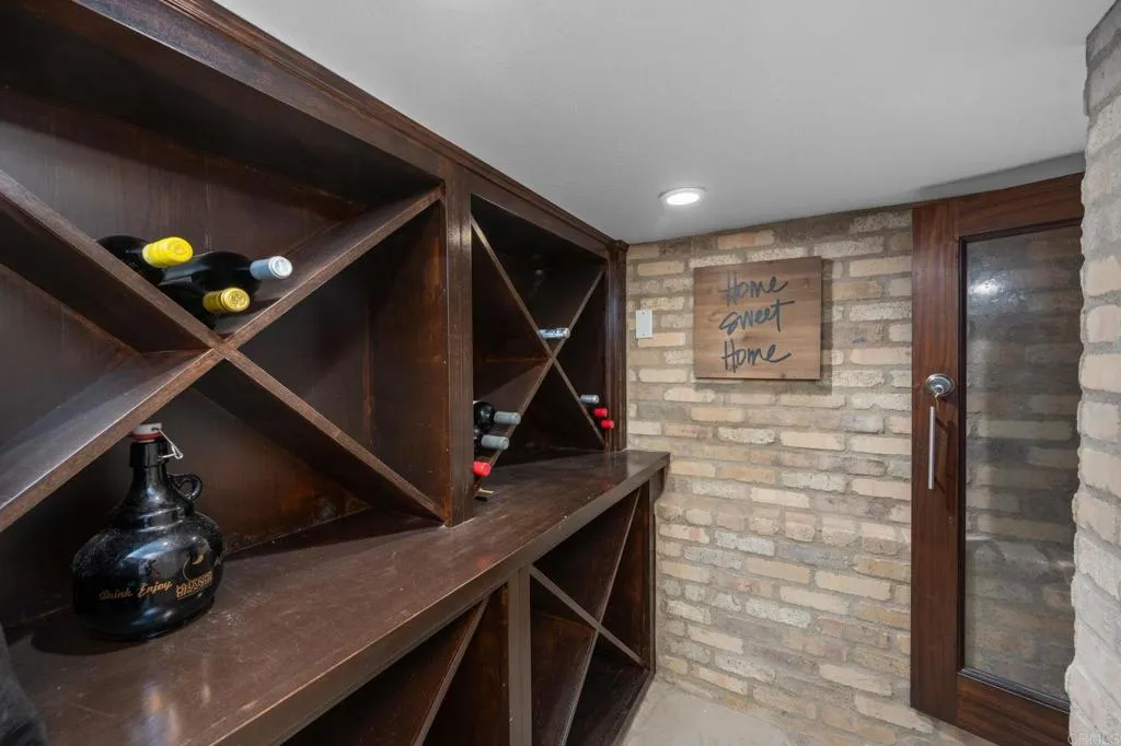 https://cdn.realtyfeed.com/cdn/127/306660317/a660df5403d81eb35e45872617b0493a.webp