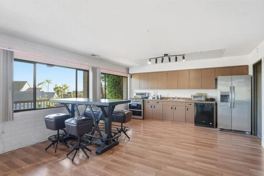 https://cdn.realtyfeed.com/cdn/127/306660336/5f18253cf85205efc124c73a81b2e68f.webp