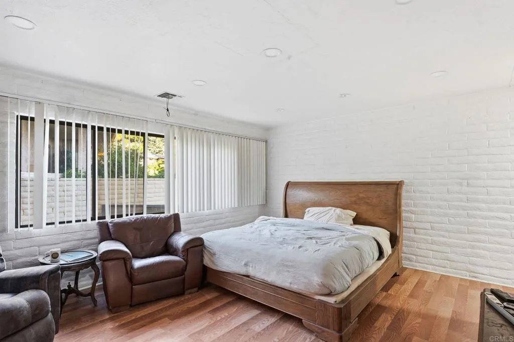 https://cdn.realtyfeed.com/cdn/127/306660336/f7a9809a36411ce9d679b1ee95148dff.webp