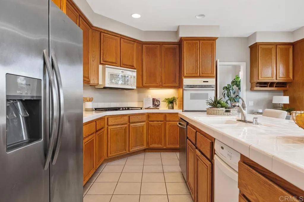 https://cdn.realtyfeed.com/cdn/127/306660372/21f676b3b000fb1a71d834d108bad8b1.webp