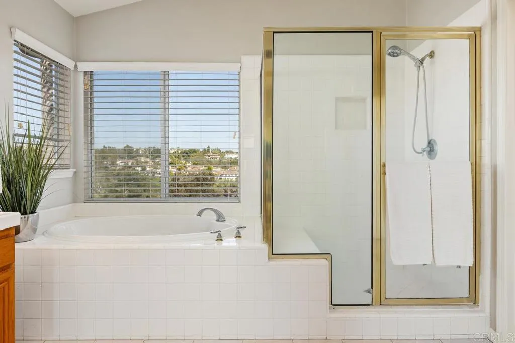 https://cdn.realtyfeed.com/cdn/127/306660372/4674422f884cbc9cce976e84ed3216e4.webp