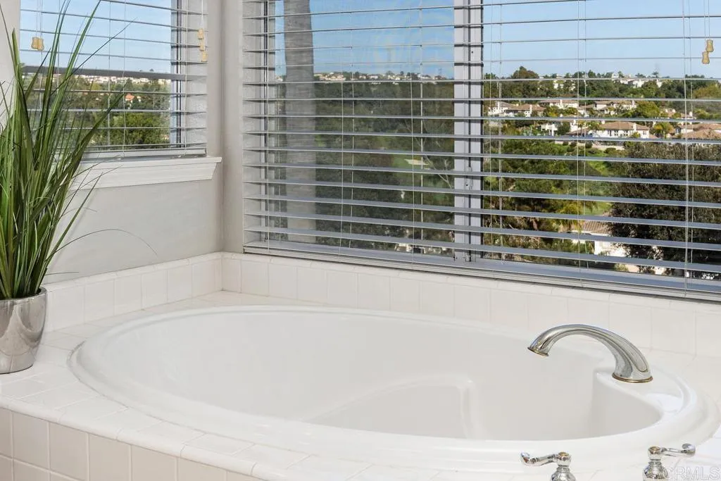 https://cdn.realtyfeed.com/cdn/127/306660372/5bae441dcdf39bd27c6bd62b7826c624.webp
