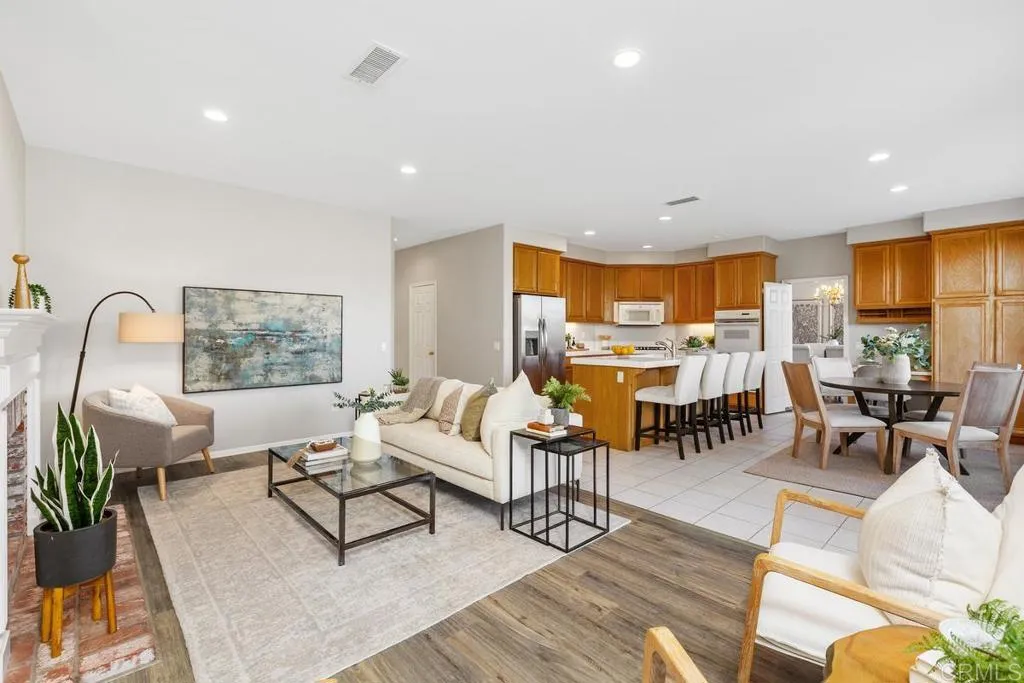https://cdn.realtyfeed.com/cdn/127/306660372/fb6442b898008c8f71d1577af1a808d5.webp
