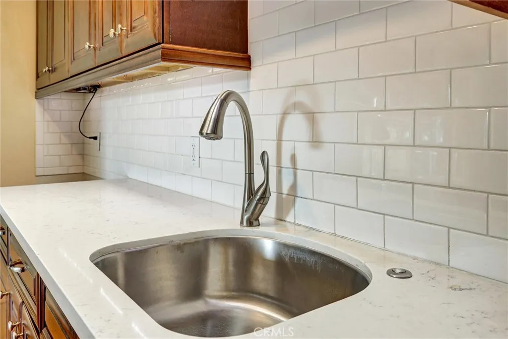 https://cdn.realtyfeed.com/cdn/127/306660381/00025b74c040a9b0c657895ed7351dab.webp
