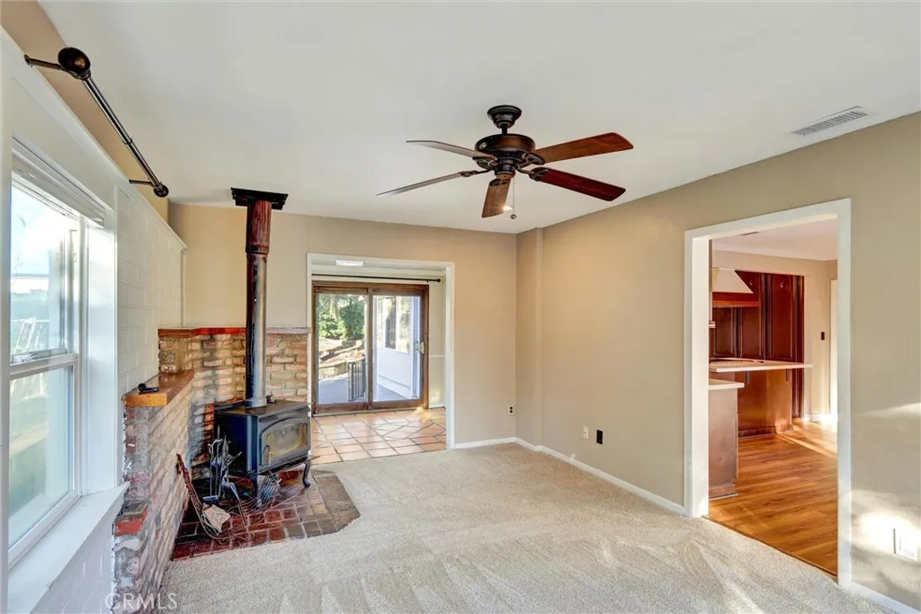 https://cdn.realtyfeed.com/cdn/127/306660381/522c3bd10d2dd2f10e213cd985e897a0.webp
