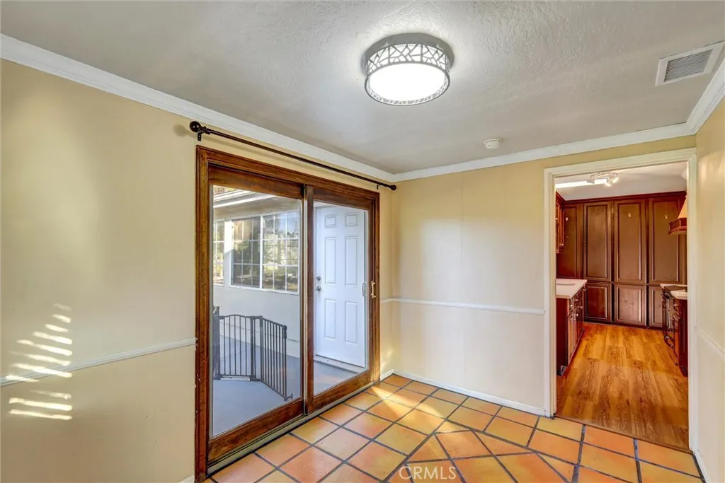 https://cdn.realtyfeed.com/cdn/127/306660381/9aa368cf9a2b27d847bcb84613f91af6.webp