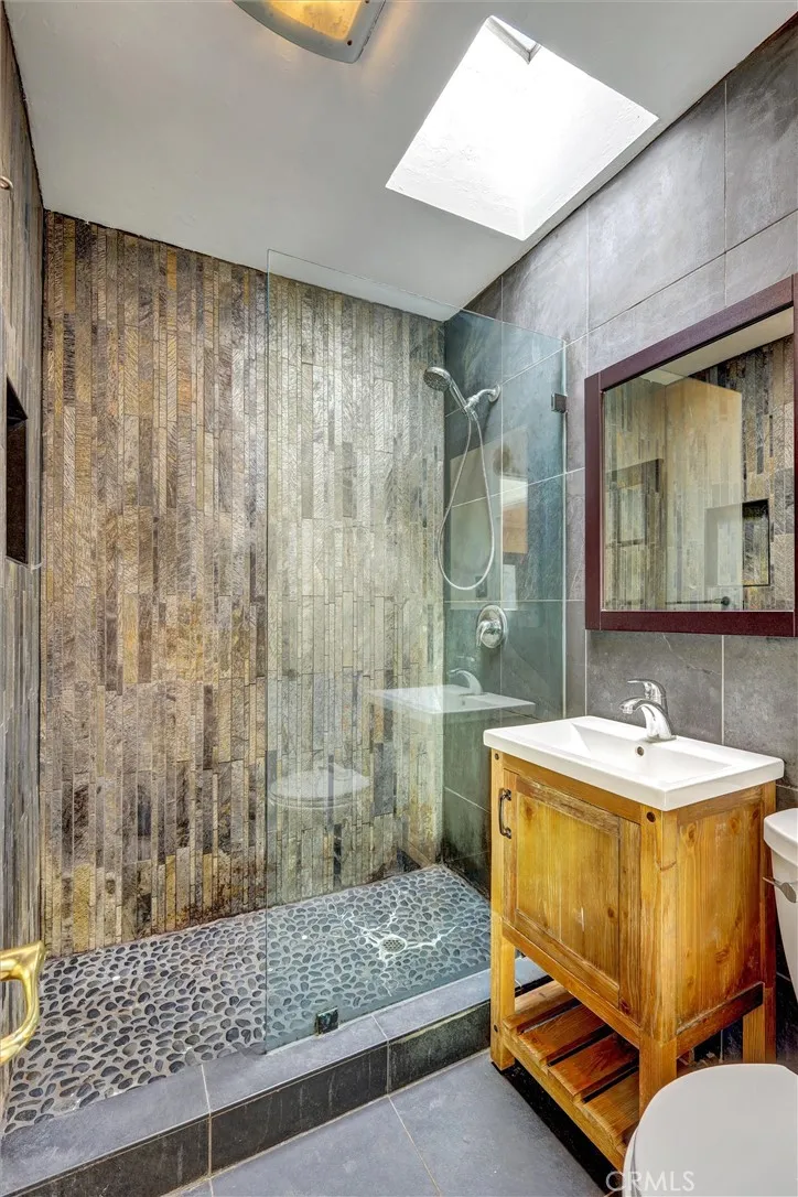 https://cdn.realtyfeed.com/cdn/127/306660381/a253b28587b898592ff44b1cb180ab03.webp