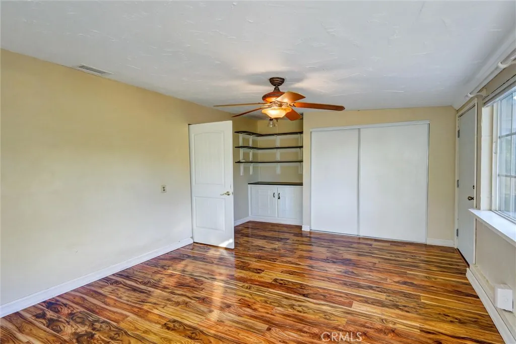 https://cdn.realtyfeed.com/cdn/127/306660381/a85116a8d3e4a5f28f56e3f048434ad2.webp