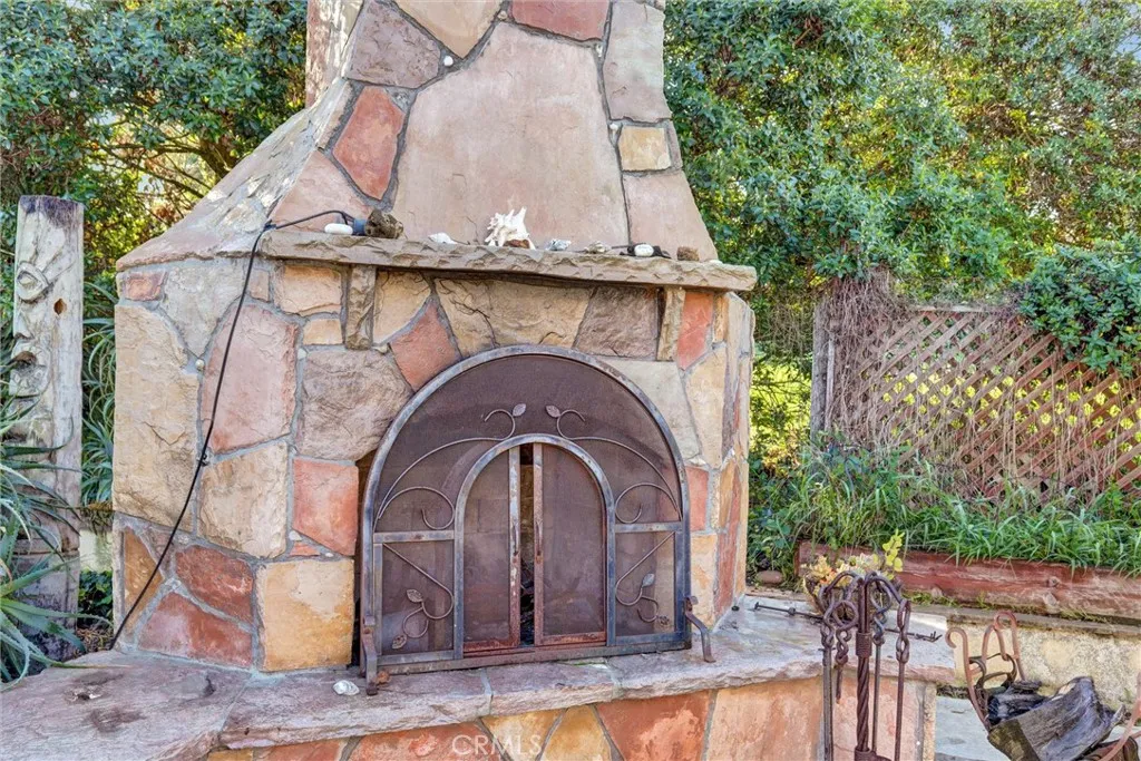 https://cdn.realtyfeed.com/cdn/127/306660381/e1bbe6f88f21ff7ef8f7d236dd7a4ce1.webp