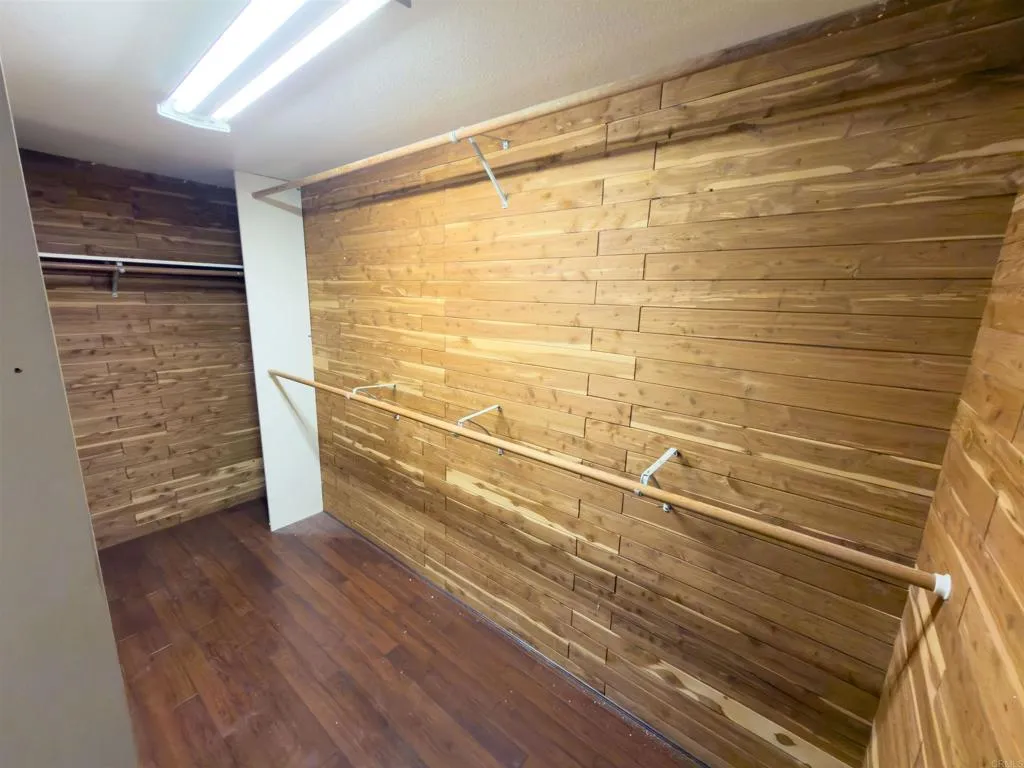 https://cdn.realtyfeed.com/cdn/127/306660432/6c9e618630154d98e54ca5fcadd7e542.webp