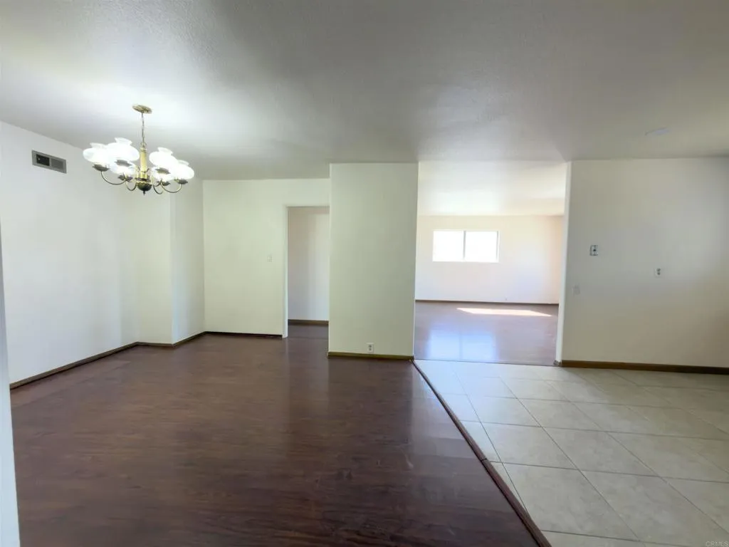https://cdn.realtyfeed.com/cdn/127/306660432/a41dee2d13f0c19885f10b4da01d7935.webp