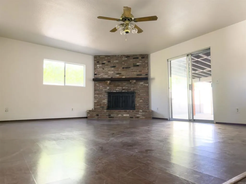 https://cdn.realtyfeed.com/cdn/127/306660432/b905479f5121b7a30d41819dd0c99855.webp