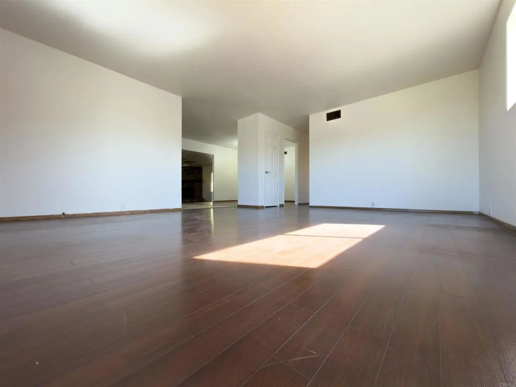 https://cdn.realtyfeed.com/cdn/127/306660432/b91aa47defe6c4b351dce86e2f000726.webp