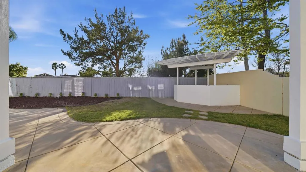 https://cdn.realtyfeed.com/cdn/127/306660437/d79174af0da98934fc428551baca81b6.webp