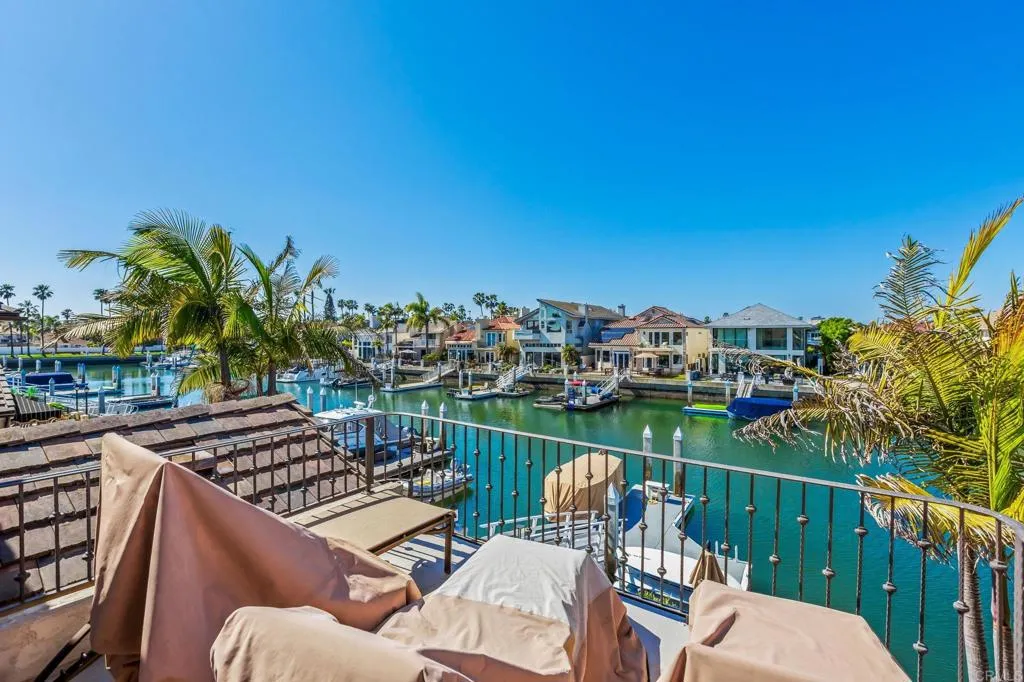 https://cdn.realtyfeed.com/cdn/127/306660532/8afc2109dedd24873882107e942fa399.webp