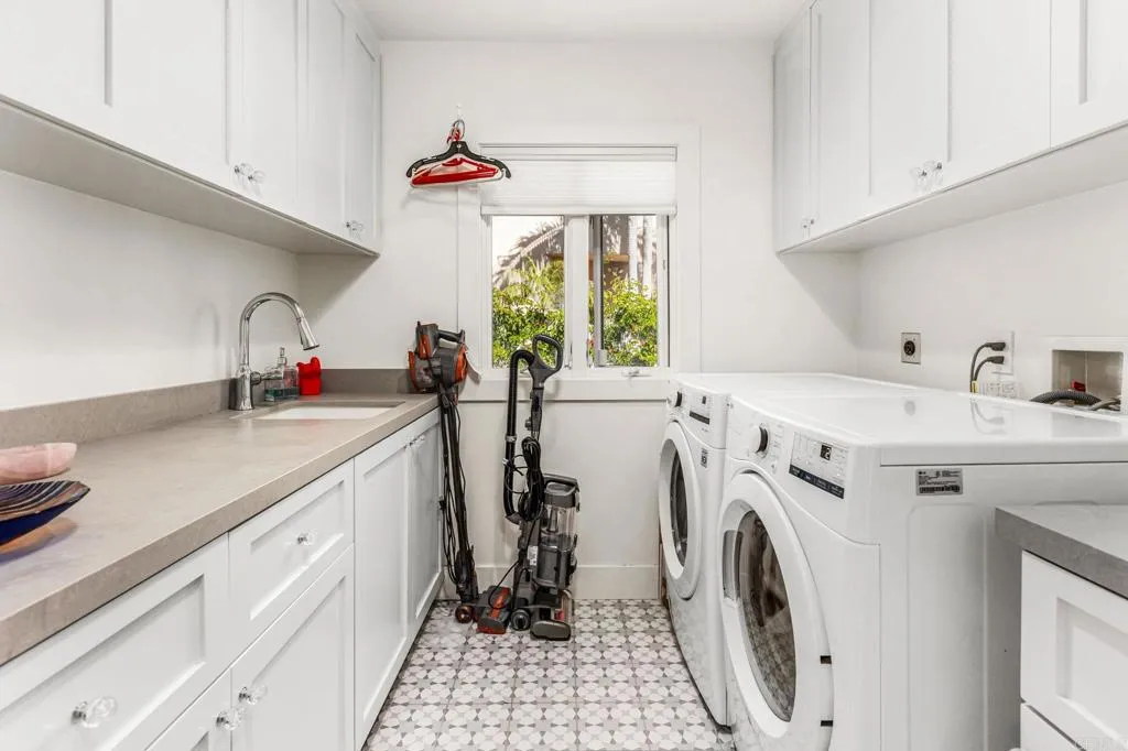 https://cdn.realtyfeed.com/cdn/127/306660532/f418181842f44bed82b89bae40593524.webp