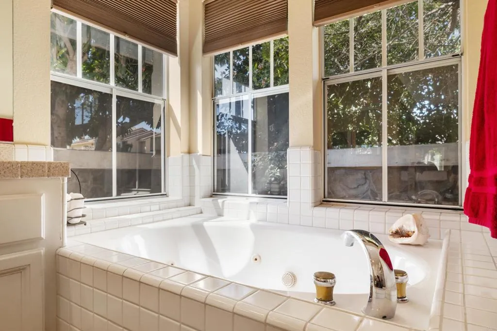 https://cdn.realtyfeed.com/cdn/127/306660679/425d3d94437a35b70c79a6d4d30cb800.webp