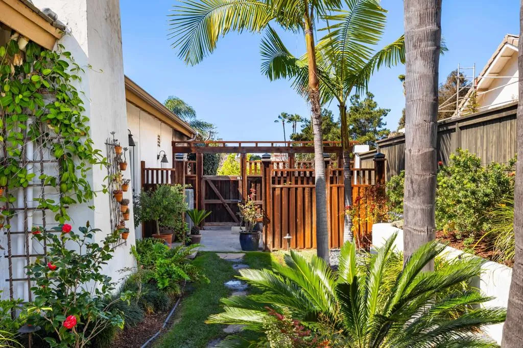 https://cdn.realtyfeed.com/cdn/127/306660679/625b37eb8d9208ff45c6b20e587e74e9.webp
