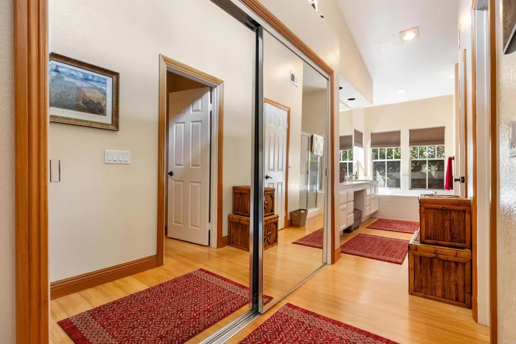 https://cdn.realtyfeed.com/cdn/127/306660679/69807e2d595d1a928ccc88af551048bf.webp