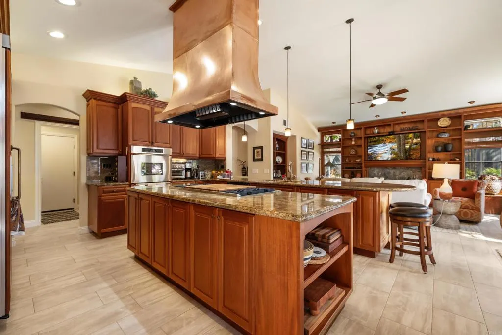https://cdn.realtyfeed.com/cdn/127/306660679/9847f453bcd1e543a194d2088749cb7a.webp