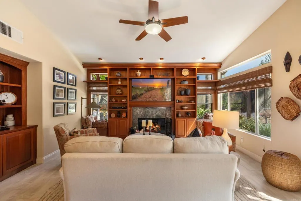 https://cdn.realtyfeed.com/cdn/127/306660679/de25af2bc649e3684b6e99edd959dd8c.webp