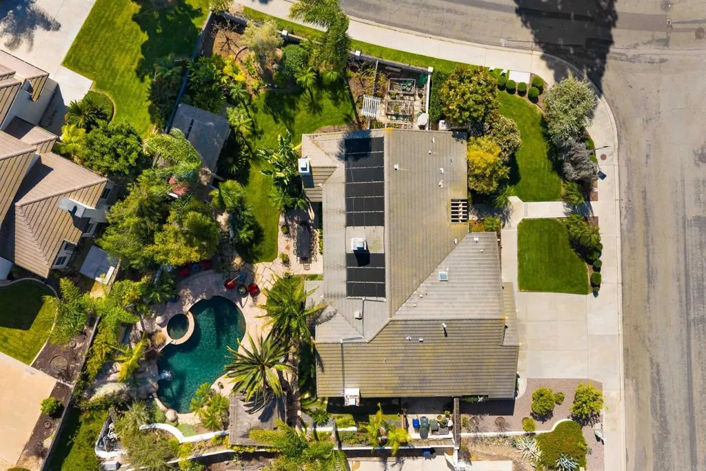 https://cdn.realtyfeed.com/cdn/127/306660679/df22d7b39896b81a51e58f761d8e1479.webp