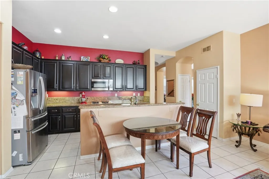 https://cdn.realtyfeed.com/cdn/127/306660746/7d283baa83bd16a002a40618611b9ca8.webp