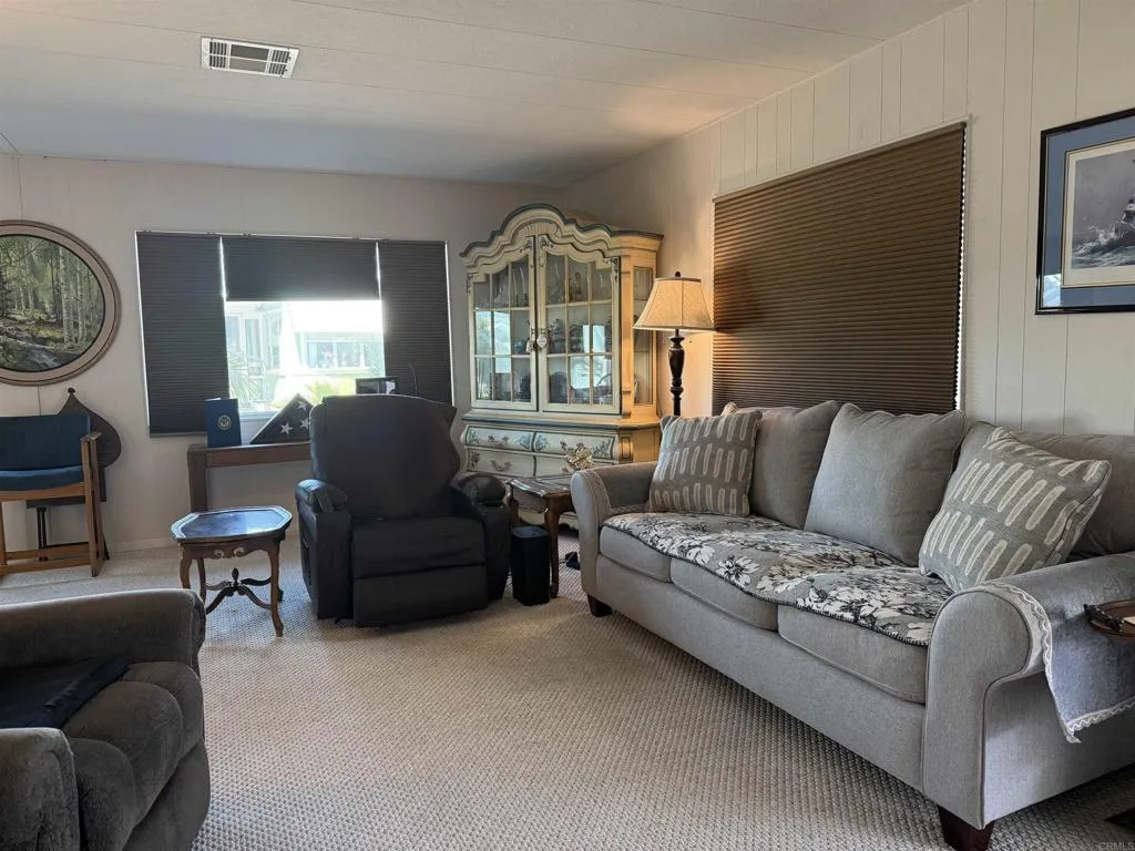 https://cdn.realtyfeed.com/cdn/127/306660764/e48d4c2e8488762b324bc77eed4d3ce7.webp