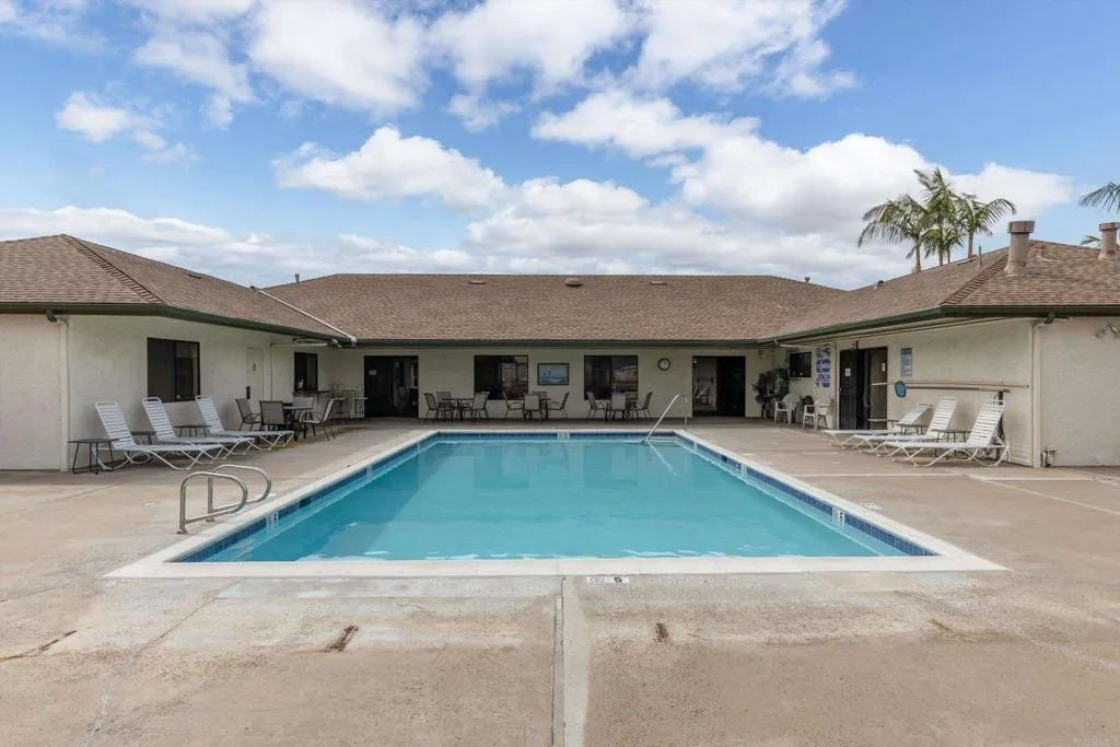 https://cdn.realtyfeed.com/cdn/127/306660775/85c94c7eb24df0afdbe9adf823f35498.webp