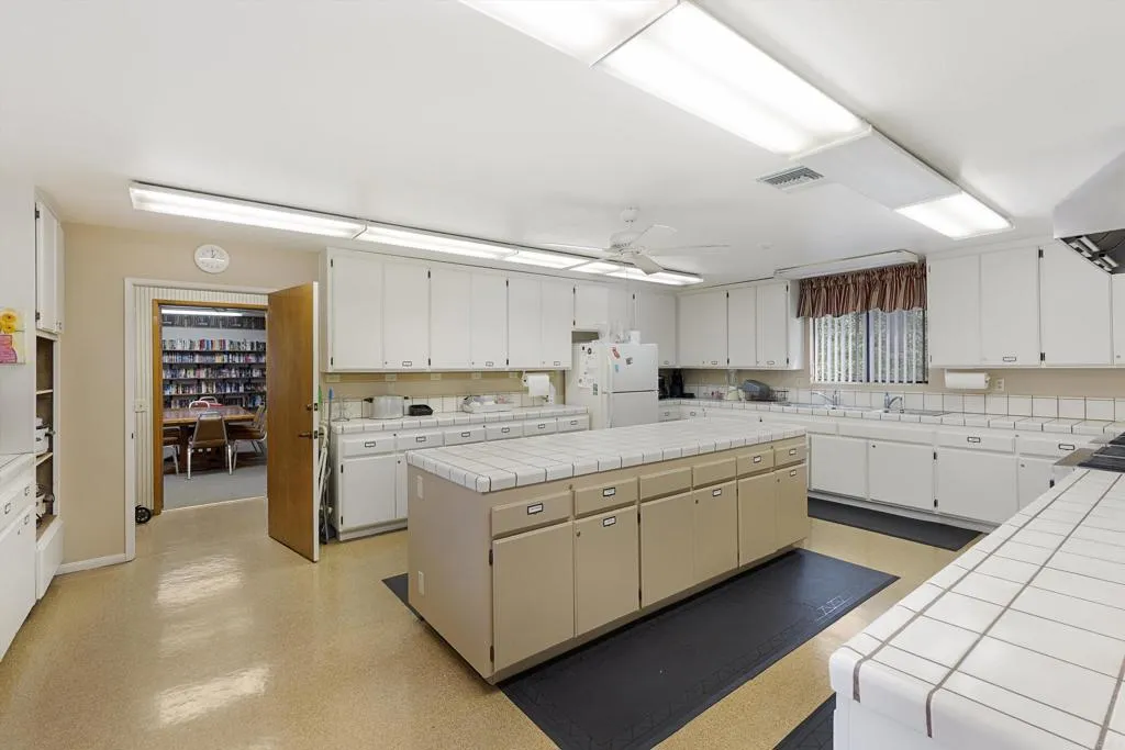 https://cdn.realtyfeed.com/cdn/127/306660775/de8304453c02bef48d291517b6abc8e3.webp