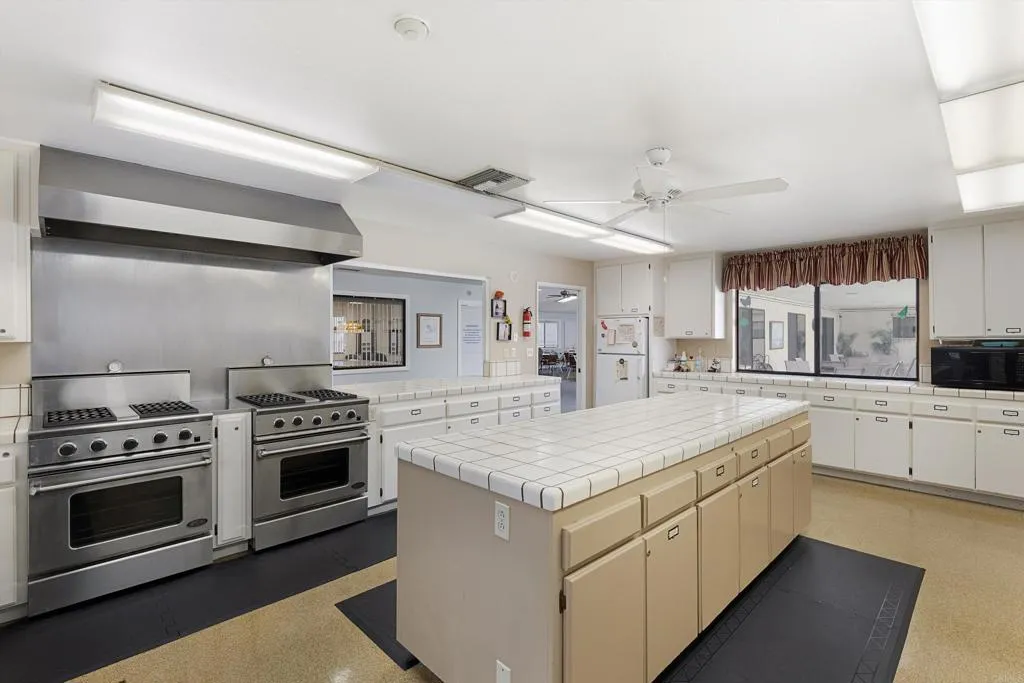 https://cdn.realtyfeed.com/cdn/127/306660775/f9ef91792ecf7a676a30f5c52856d5b1.webp