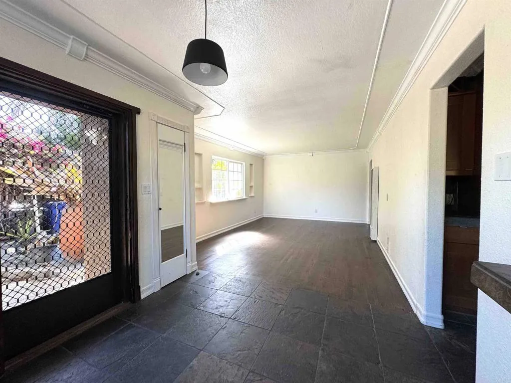 https://cdn.realtyfeed.com/cdn/127/306660794/791dec0339c003538261b16e06062bea.webp