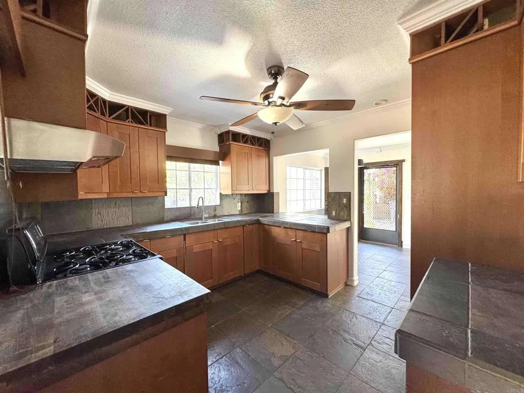 https://cdn.realtyfeed.com/cdn/127/306660794/c093bf37dd9cb3b949387f44d05705e0.webp