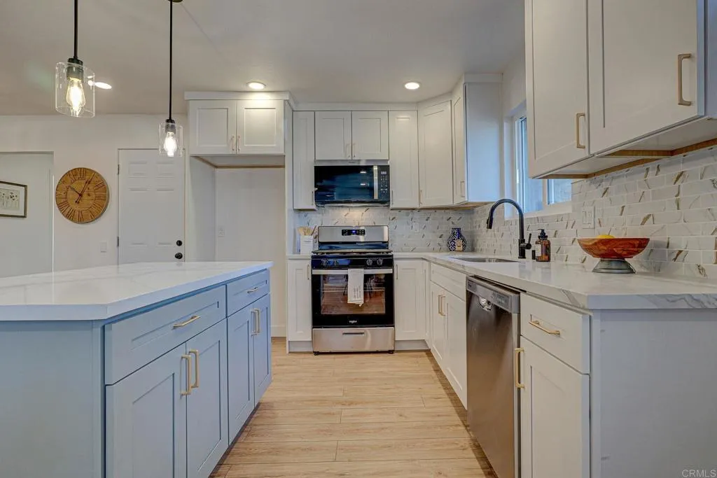 https://cdn.realtyfeed.com/cdn/127/306660890/6c728e51064e42de048d243c9519b317.webp