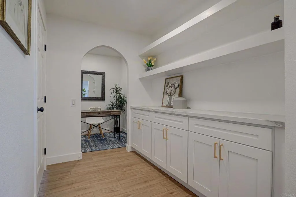 https://cdn.realtyfeed.com/cdn/127/306660890/84418d3d706a14072c4da726c13cc8d9.webp