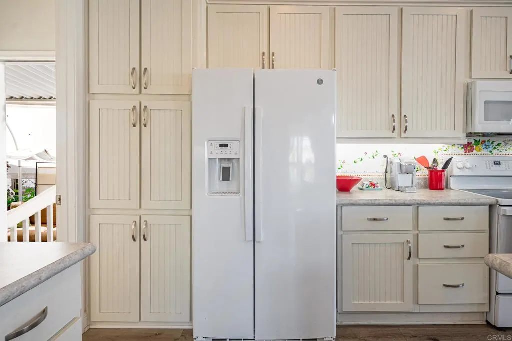 https://cdn.realtyfeed.com/cdn/127/306660918/57a239095c79ad47066dfba68aeb12ca.webp