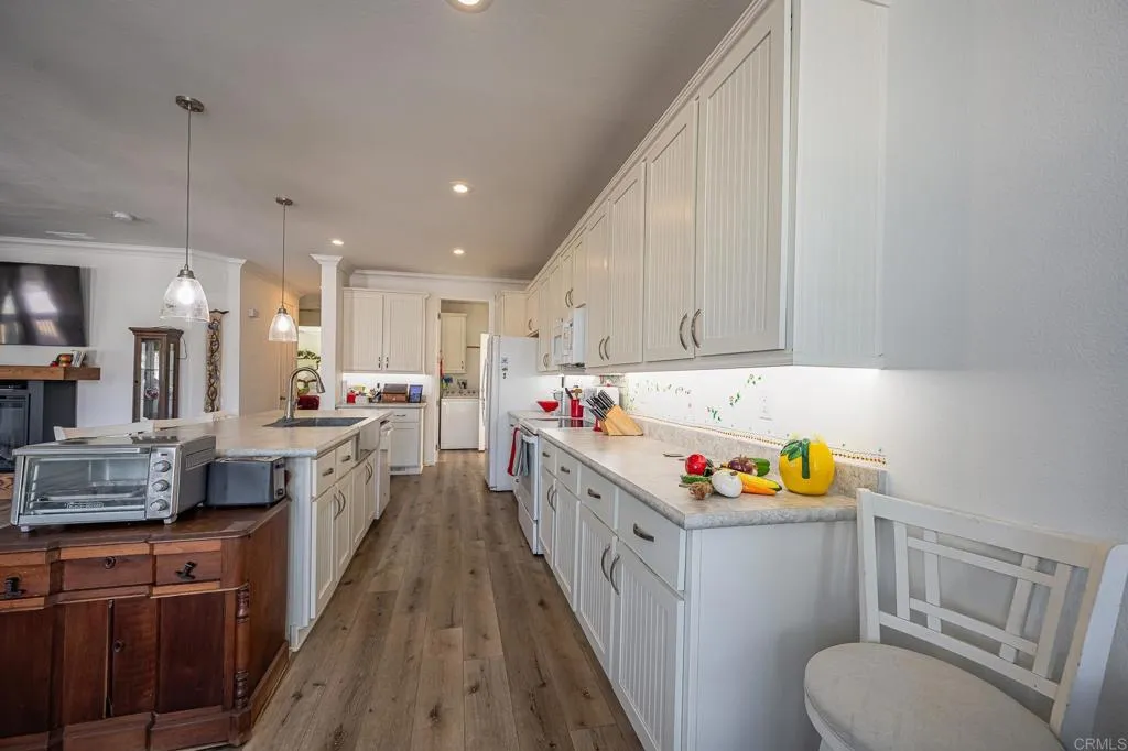 https://cdn.realtyfeed.com/cdn/127/306660918/f1e98b8572637b27856f0ae2df5739eb.webp