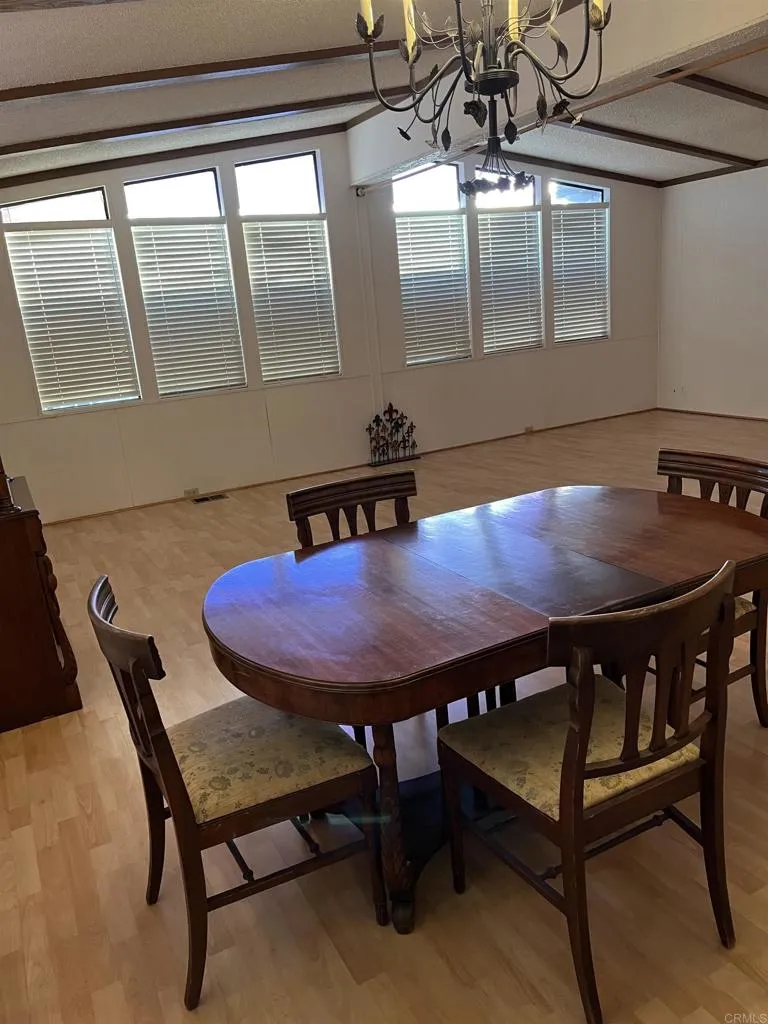 https://cdn.realtyfeed.com/cdn/127/306660936/810de337ee233f59071a0c09124e3641.webp