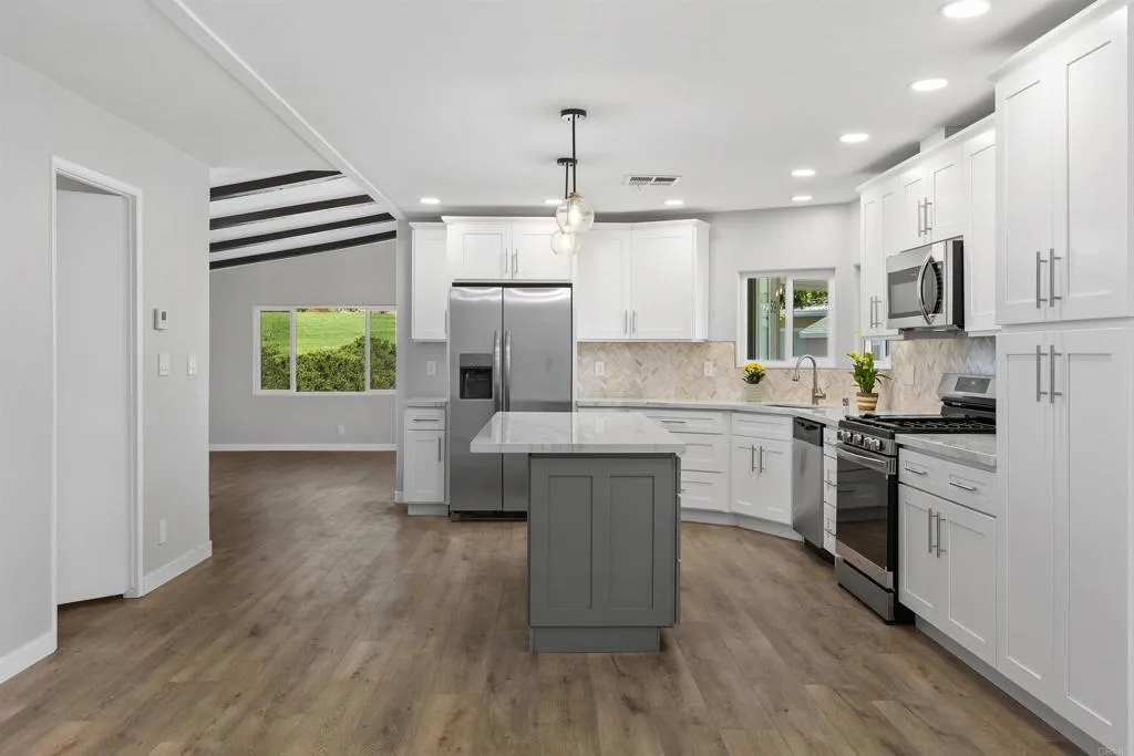 https://cdn.realtyfeed.com/cdn/127/306661020/cc08aeb98f809675d04c92426d9196eb.webp