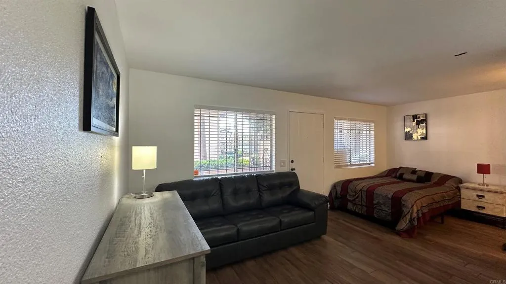 https://cdn.realtyfeed.com/cdn/127/306661051/030e8743a6f28401fa821a14338410bd.webp