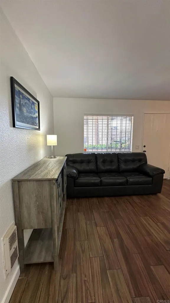 https://cdn.realtyfeed.com/cdn/127/306661051/35603b57cfc6b7722a53104604dad94d.webp