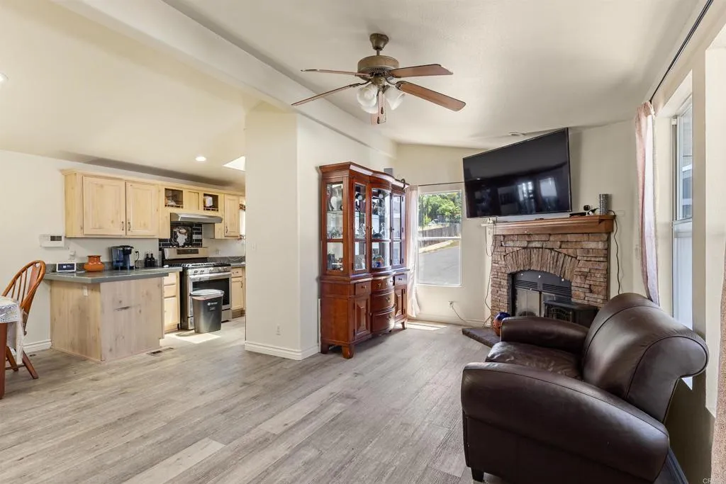 https://cdn.realtyfeed.com/cdn/127/306661085/afae0947cf634a81e5a337391937c03e.webp
