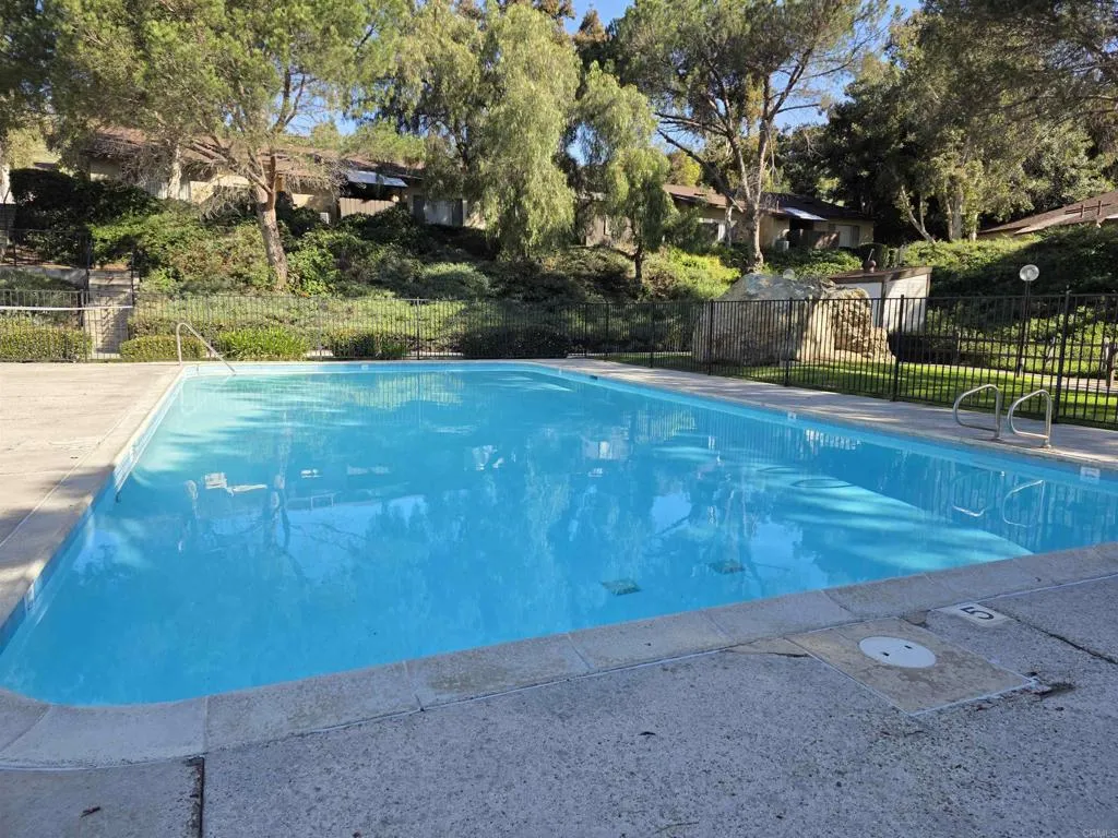 https://cdn.realtyfeed.com/cdn/127/306661096/0fcf61229565ce153591843c3ce0d160.webp