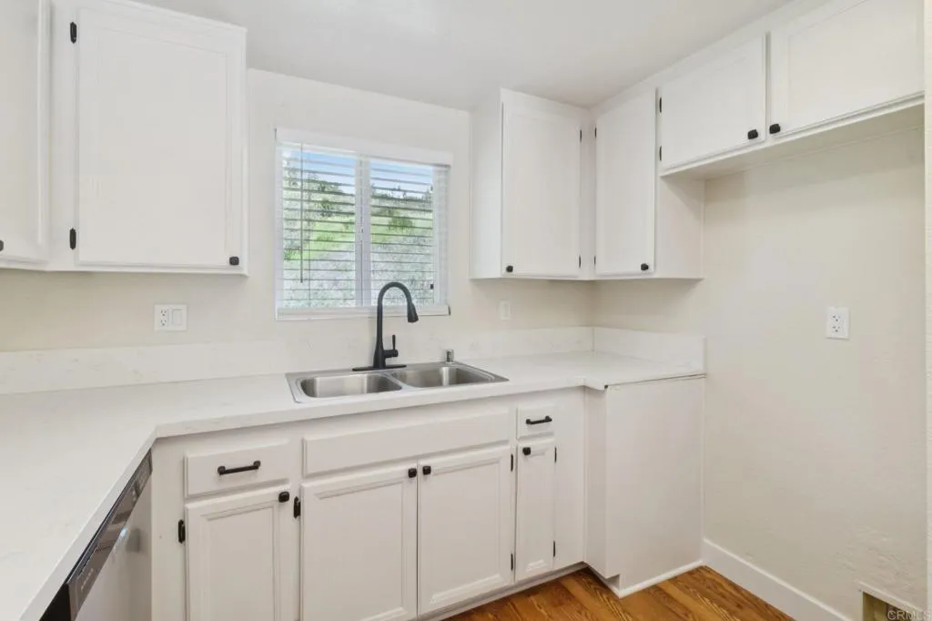 https://cdn.realtyfeed.com/cdn/127/306661096/857d3f6593f2d5361f52aae6944fad15.webp