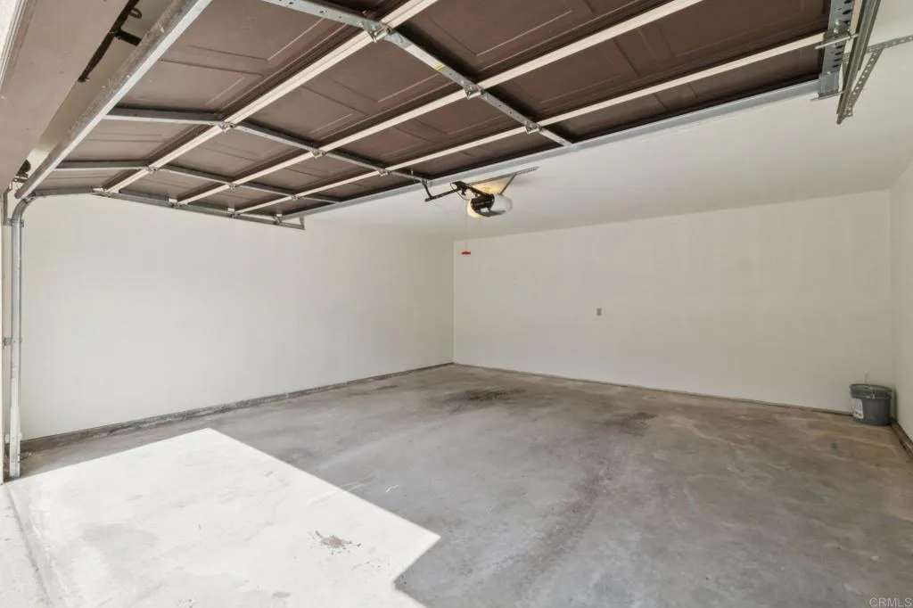 https://cdn.realtyfeed.com/cdn/127/306661096/ce7a71ba69c8406652c46ea941e25d71.webp