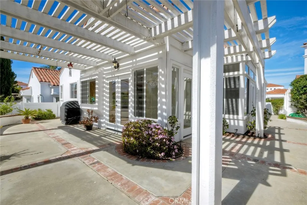https://cdn.realtyfeed.com/cdn/127/306661132/1ecc2aaeb2800a609cf419e74623cfa9.webp