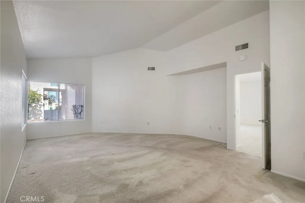 https://cdn.realtyfeed.com/cdn/127/306661132/4e48c63dbadaeb5f2a04ee842f93665d.webp
