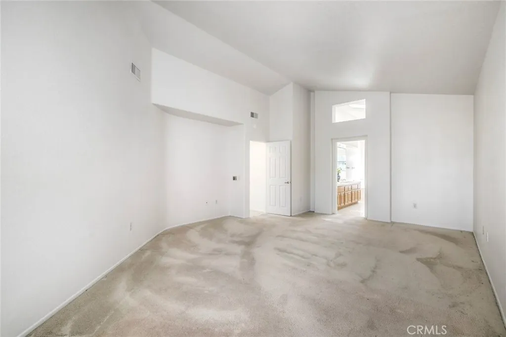 https://cdn.realtyfeed.com/cdn/127/306661132/7be03f330f7e288744effdce116c154b.webp